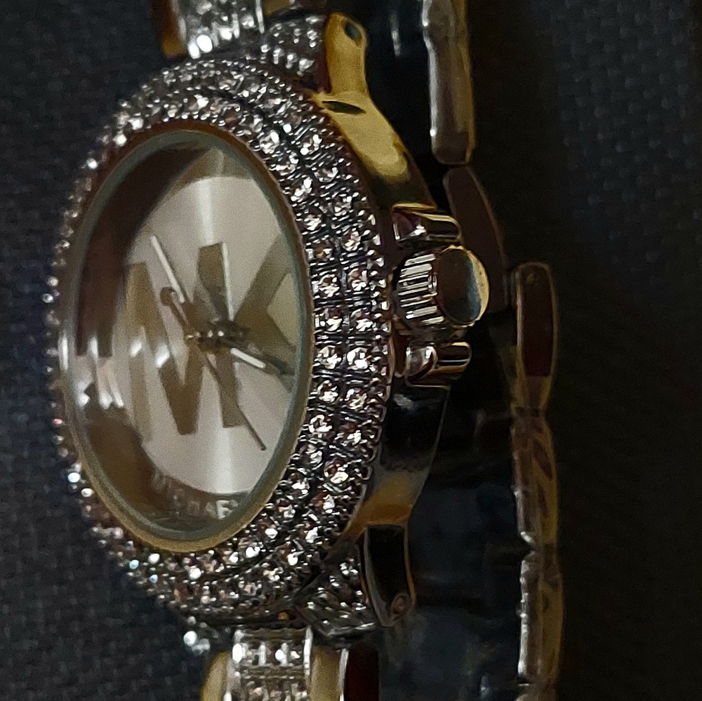 Fashion & Classic MichaelKors Dazzling Stailing Steel  Women's Watch ATM 6381 - Picture 3 of 6